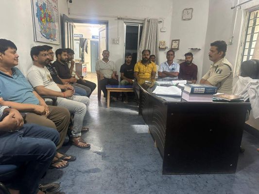 कारोबारियों व नागरिकों के साथ बैठक कर सीसीटीवी लगाने की अपील