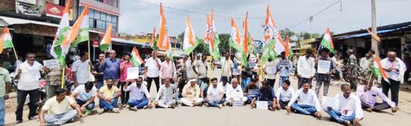  ईडी की कारवाई का विरोध, युवा कांग्रेस का चक्काजाम