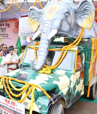  स्कूलों में पहुंचा गजरथ, विद्यार्थियों को हाथी की गतिविधियों की दी जानकारी