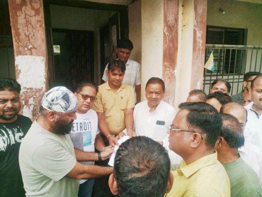 बिजली बिलों में बढ़ोतरी व अघोषित कटौती के विरोध में खरसिया कांग्रेस का प्रदर्शन