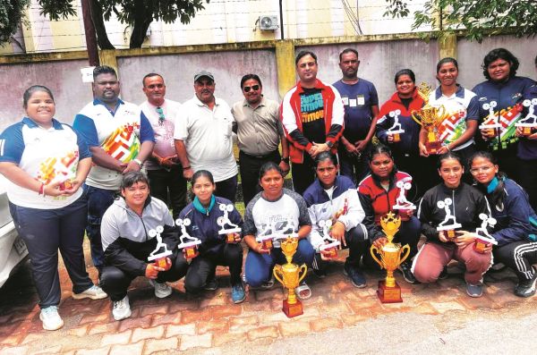 महिला वेट लिफ्टरों का जूनियर-सीनियर चैम्पियनशिप पर कब्जा