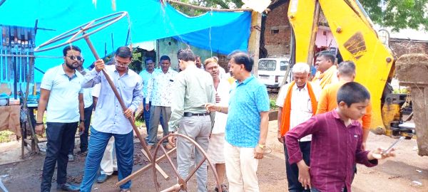 अतिक्रमण कर ठेला लगाने वालों पर कार्रवाई