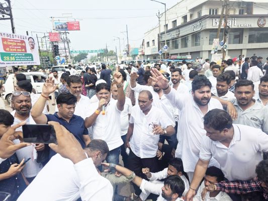 दुर्ग में कांग्रेस की आर्थिक नाकेबंदी व चक्काजाम