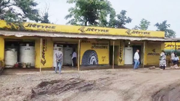 नकली डीजल बेचने के कारोबार का भंडाफोड़