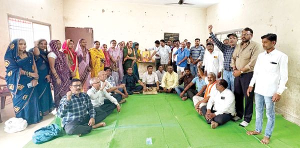  लोधी समाज के पूर्व पदाधिकारियों  के खिलाफ निंदा प्रस्ताव पारित