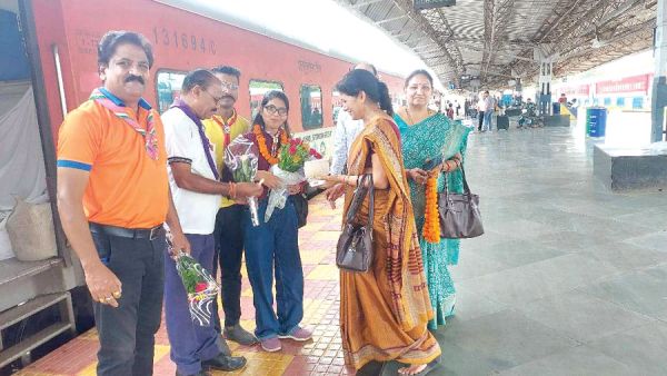 राष्ट्रपति से पुरस्कृत स्काउट गाइड्स का अभिनंदन