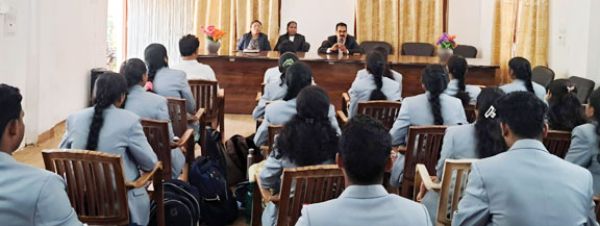  पैरालीगल वालिंटियर्स का मासिक प्रशिक्षण