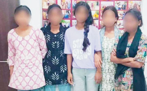 हीरोइन बनने भिलाई से मुम्बई जाने निकलीं लड़कियां नागपुर में मिलीं