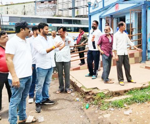 पालिकाध्यक्ष ने किया बस स्टैंड का किया निरीक्षण