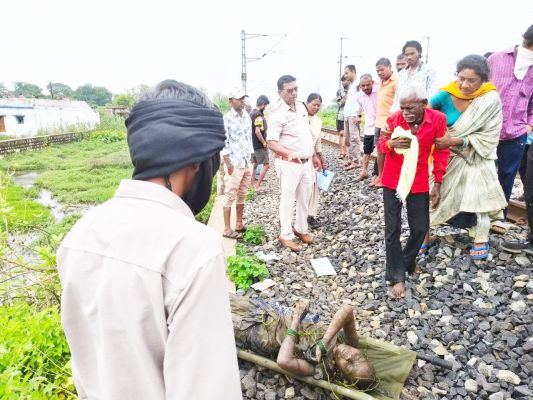 नाले में मिली महिला की लाश, जांच