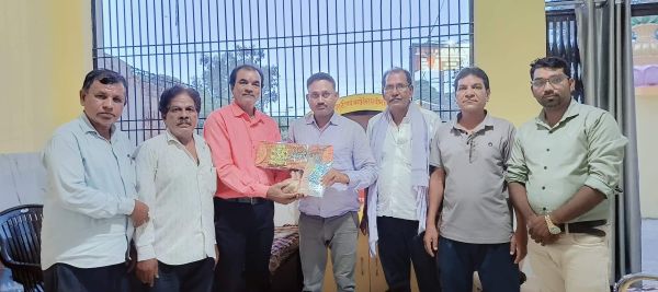 साहित्यकार संतोष सम्मानित
