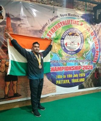 सितलेश ने जीता वल्र्ड स्ट्रेंथलिफ्टिंग में सिल्वर