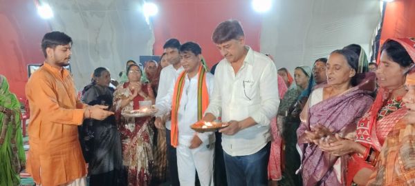 माह भर रुद्राभिषेक व हवन-पूजन