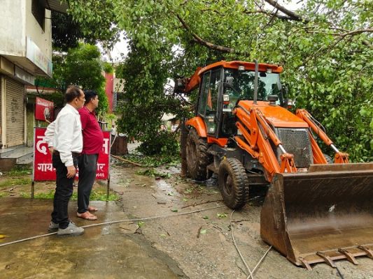 बारिश से जनजीवन प्रभावित 