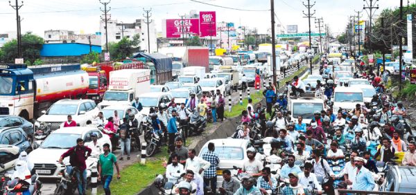 राजधानी में जल प्रहार, कई इलाके डूबे, निगम के नाला सफाई की खुली पोल