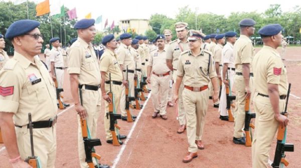 आईजी ने सुनी जवानों की समस्याएं, रक्षित आरक्षी केंद्र में किया वार्षिक निरीक्षण