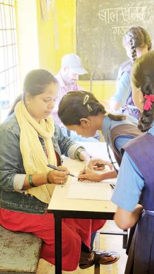 बाल संसद गठन में बच्चों ने सीखा लोकतंत्र का पाठ