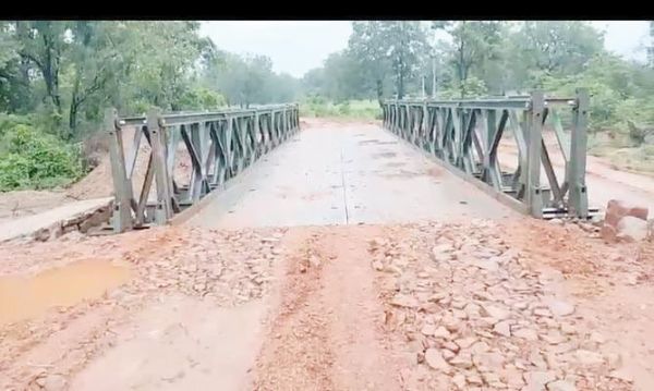 खूंखार नक्सली हिड़मा के गांव पुवर्ती - सिलगेर सडक़ के बीच बना पुल, ग्रामीणों में उत्साह