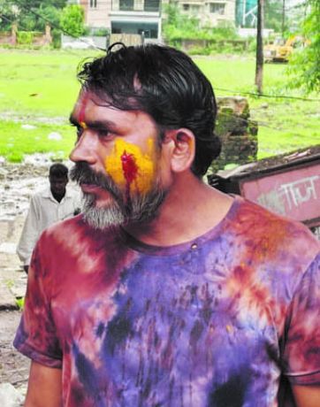 ऑटो चालक पर बस कंडक्टर का चाकू से हमला