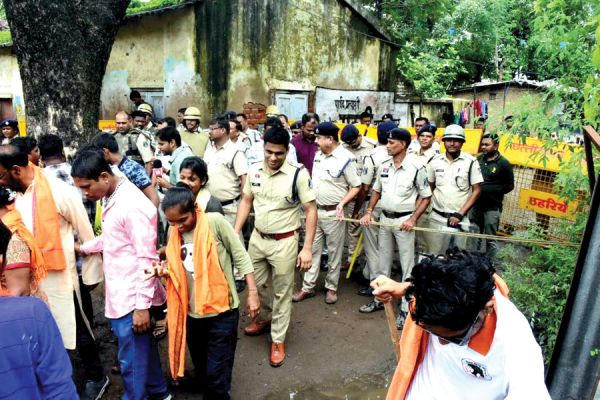 प्रार्थना भवन में धर्मांतरण का हल्ला, बंजरग दल विहिप ने घेरा
