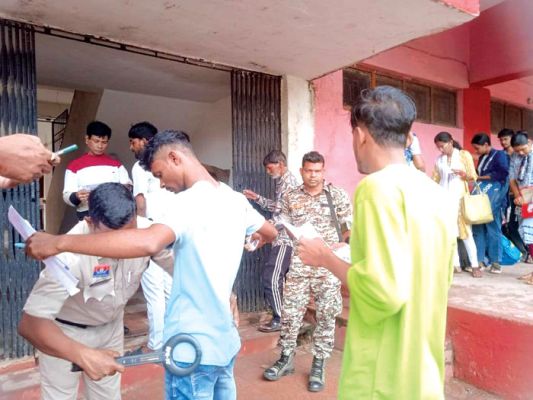 आबकारी आरक्षक भर्ती परीक्षा मच्छर ने उलझाया