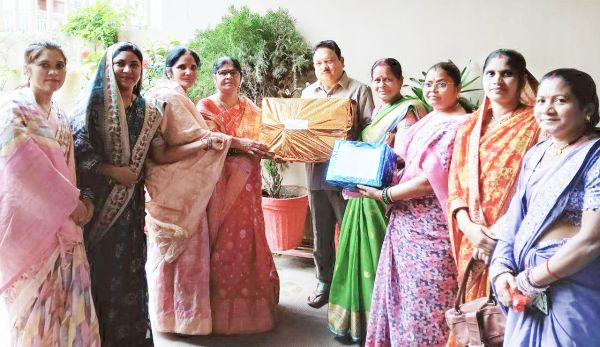 भाजपा महिला मोर्चा ने सैनिकों के लिए भेजी राखी