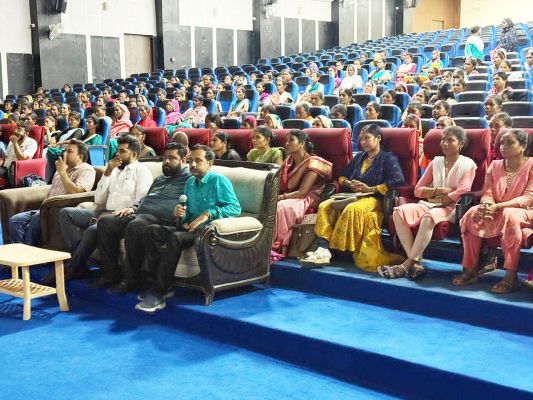 मलेरिया से लडऩे प्रशिक्षण