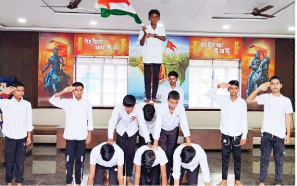 वीरों को नमन: माउंट लिट्रा जी स्कूल में कारगिल विजय दिवस की गौरवमयी प्रस्तुति