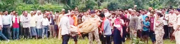 मतांतरित ग्रामीण को गांव में दफनाने का विरोध, हंगामा, चर्च में तोडफ़ोड़
