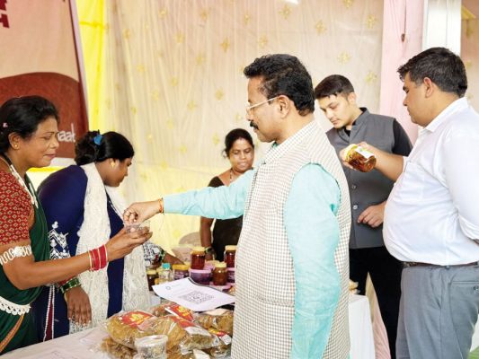 आकांक्षा हाट से महिलाएं होंगी आत्मनिर्भर - विधायक