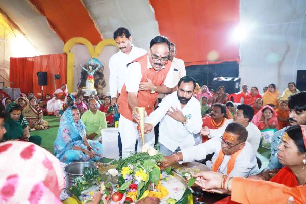 पार्थिव शिवलिंग रुद्राभिषेक-पूजन में शामिल  हुए भाजपा संभाग प्रभारी जगन्नाथ पाणिग्रही