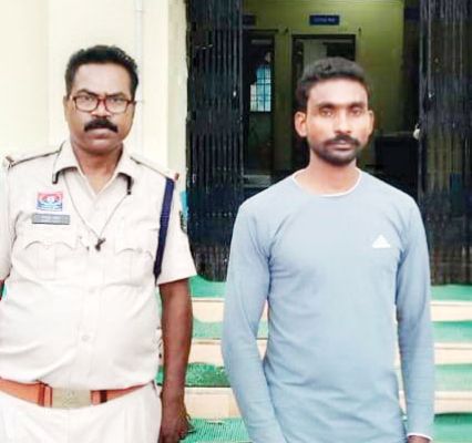 रंजिश, चाकू मारकर युवक की हत्या, दूसरा घायल, आरोपी गिरप्तार