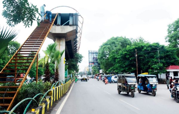 स्काईवॉक के निर्माण में आई तेजी