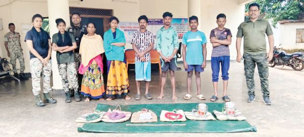 6 नक्सली गिरफ्तार, विस्फोटक और पर्चे बरामद