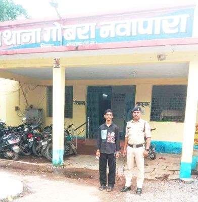 शराब पीने के लिए पैसे नहीं देने पर चाकू से हमला, कार-बाइक में की थी तोडफ़ ोड़, गिरफ्तार