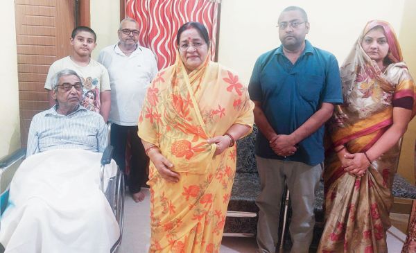 पूर्व सीएम की पत्नी वीणा ने अलका को दी श्रद्धांजलि