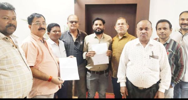 तहसीलदार पर महिला कर्मचारी से अभद्रता का आरोप