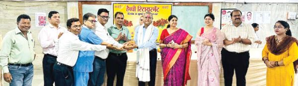  सेवानिवृत्ति पर डॉ. शुक्ला को विदाई