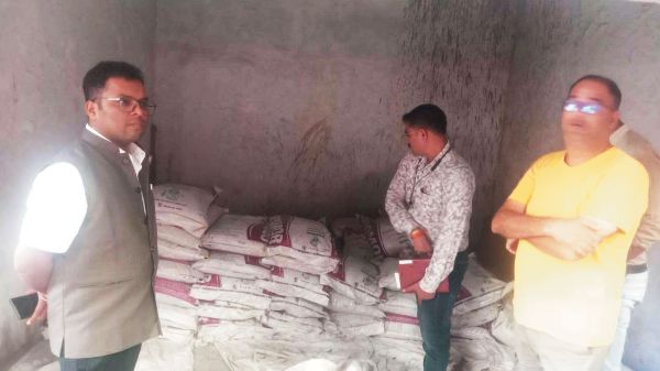 संयुक्त टीम ने किया कृषि सेवा केंद्रों का निरीक्षण, अनियमितता पर कार्रवाई के निर्देश