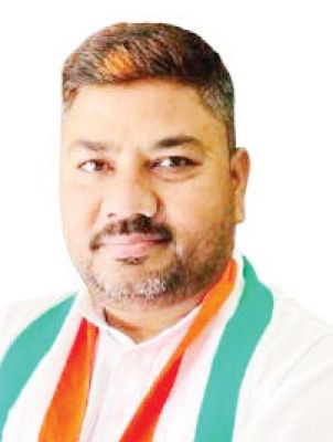 युक्तियुक्तकरण में गड़बड़ी का आरोप, संभागायुक्त से कार्रवाई की मांग, सौंपा ज्ञापन