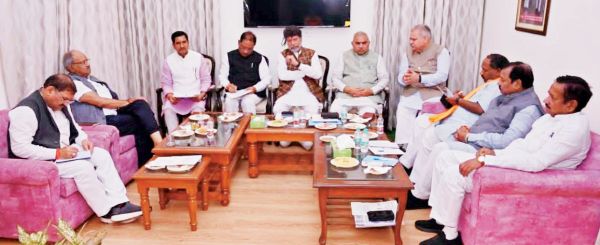 दिल्ली में बैठक से लौटकर किरण बोले-संगठन में जल्द बदलाव