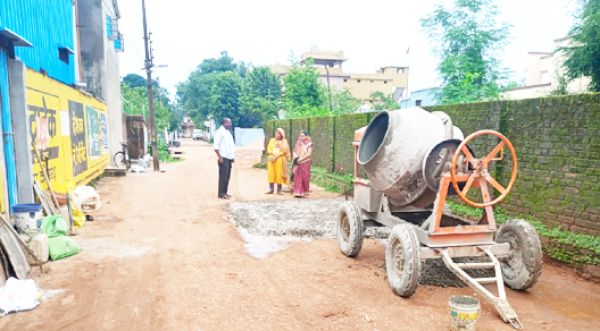 सडक़ मरम्मत शुरू, जलभराव से मिलेगी राहत