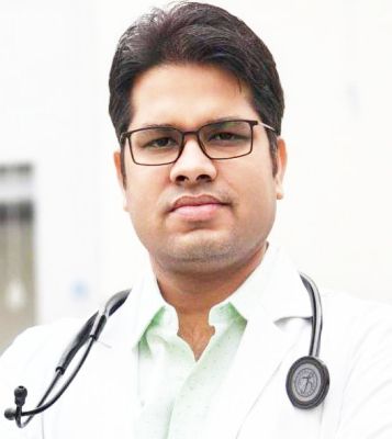 बारिश थमने के बाद गर्मी और उमस से  सेहत बिगड़ी,  काट रहे अस्पताल के चक्कर