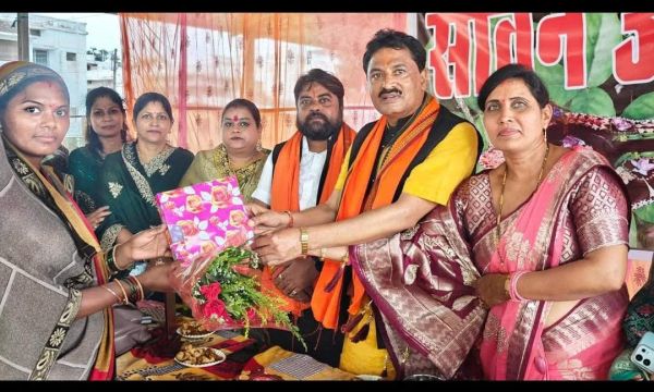 महिला संगठन ने मनाया सावन उत्सव