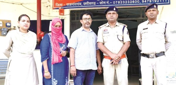 बैंक कर्मचारी ही निकला ग्राहकों के करोड़ों रुपए ठगी का आरोपी, पत्नी संग आरोपी गिरफ्तार