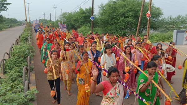 कांवडिय़ों ने बोल-बम और हर-हर महादेव के लगाए जयघोष