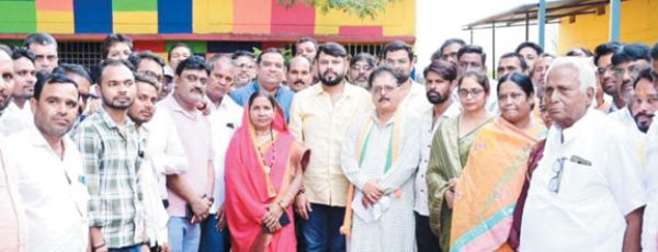 बेरला में मंडल कांग्रेस कमेटी गठन पर कांग्रेस की बैठक