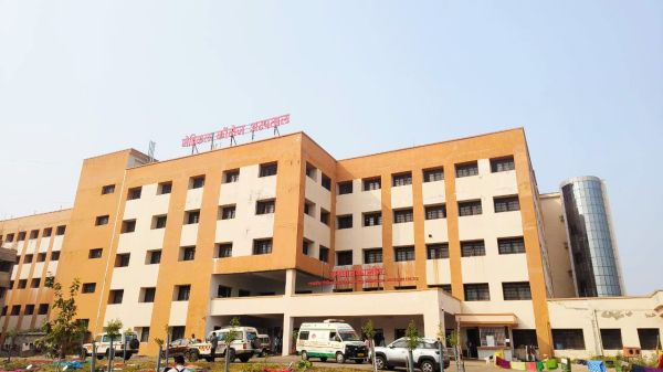 ऑपरेशन थियेटर में महिला चिकित्सक ने नर्स को मारा थप्पड़