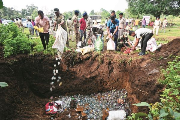 9285 लीटर शराब की नष्टीकरण की कार्रवाई