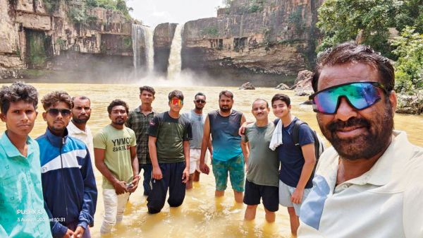 पर्यावरण मित्रों ने की ओडिशा तक बाइक ट्रैकिंग